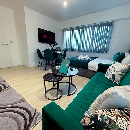 Appartamento Modern 2 Bed Flat By Heathrow Airport, Free Parking